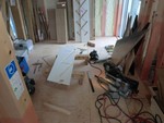 ササラの加工。白い部材同士はいつも以上に気を遣います。